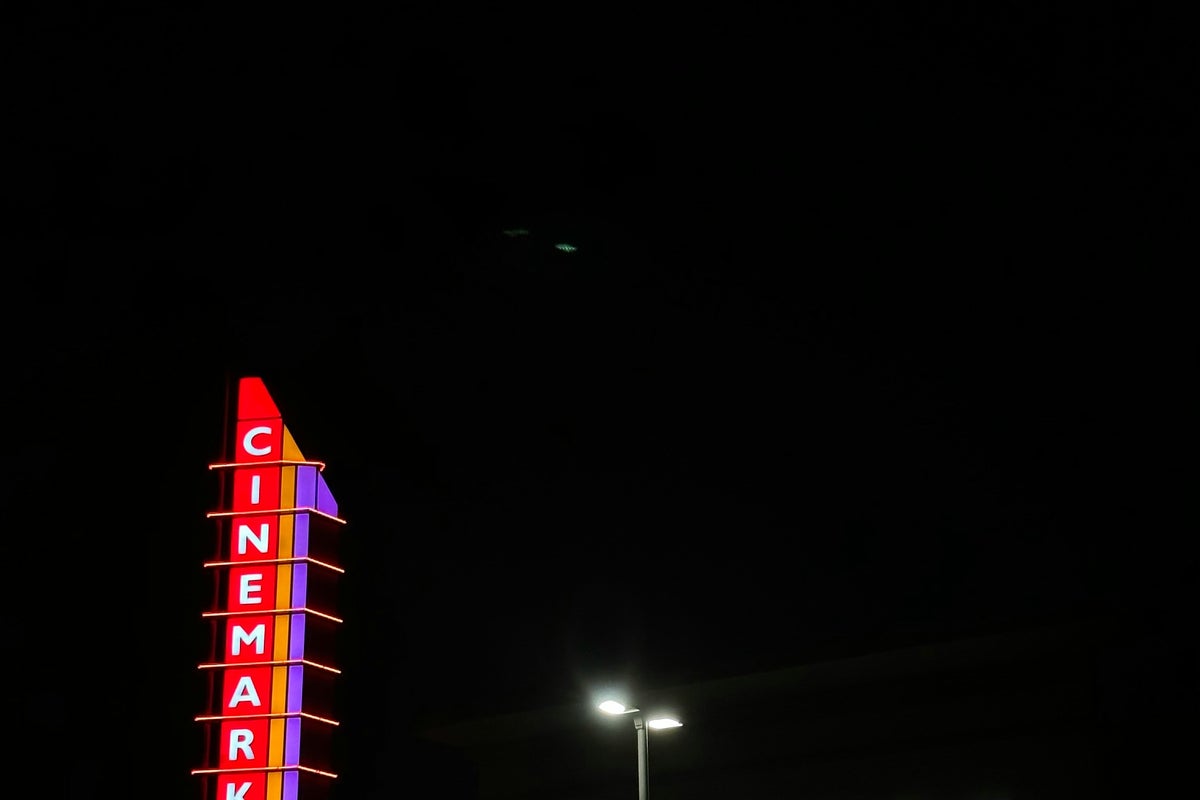 Cinemark Shows Fast-Paced Momentum But Is Still a Bargain Stock – Cinemark Hldgs (NYSE:CNK) – Beragampengetahuan