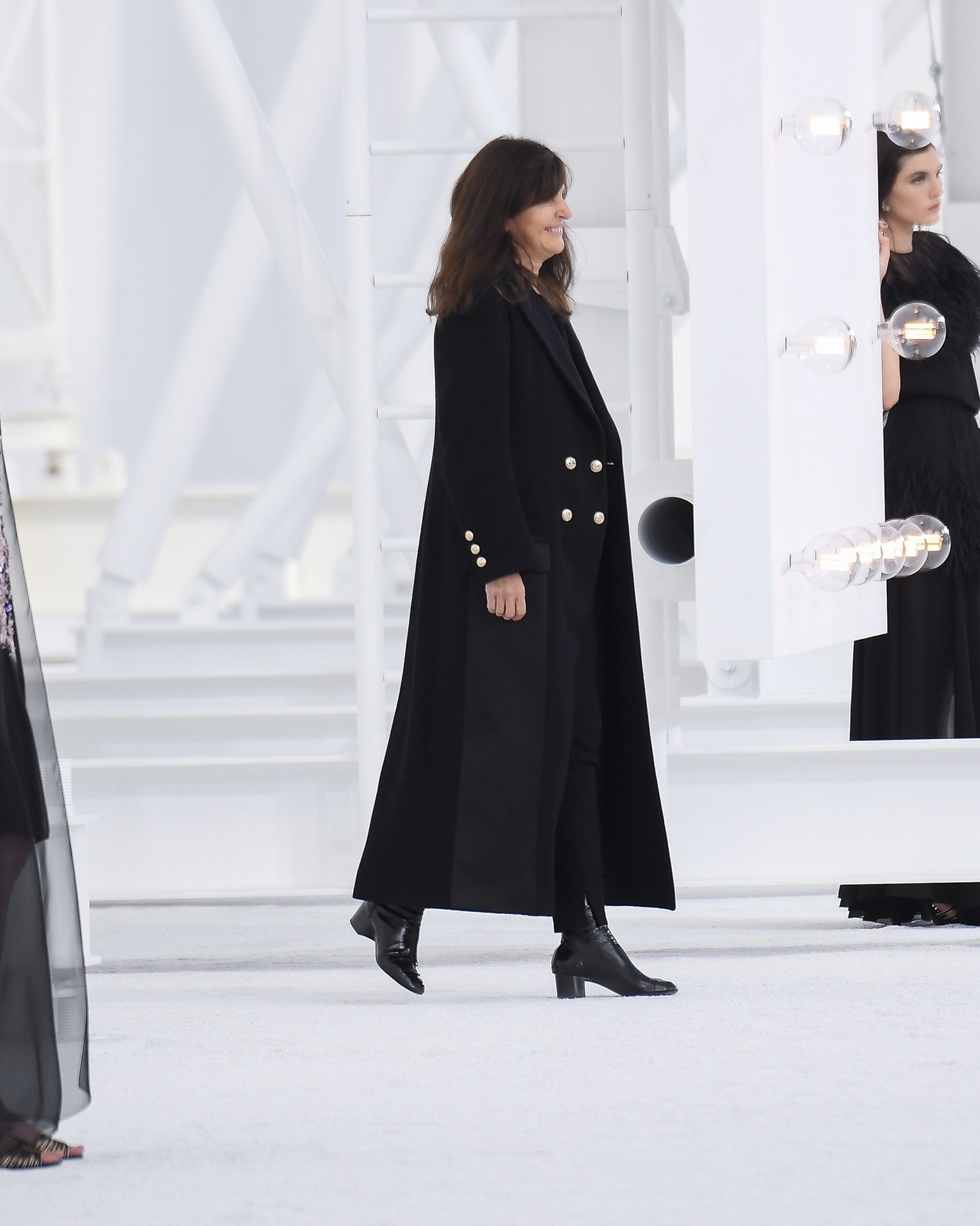 Virginie Viard Lassia La Di Rezione Kreatif dari Chanel

 – Beragampengetahuan