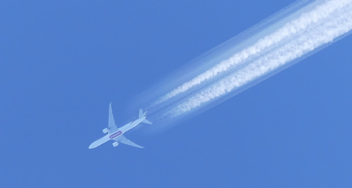 Blog Cuaca Massa Tebing: Teori Konspirasi Chemtrails

 – Beragampengetahuan