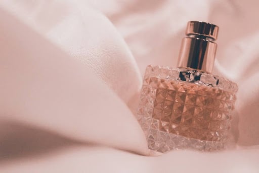 Seni dan Esensi Merek Parfum Premium

 – Beragampengetahuan