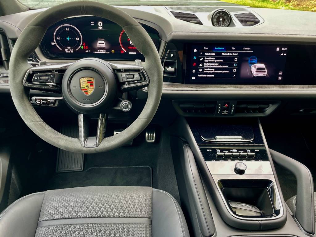 Porsche Cayenne GTS 2025