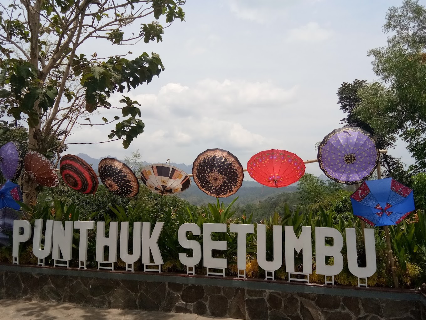 Keindahan Matahari Terbit di Punthuk Setumbu, Magelang – Beragampengetahuan.com