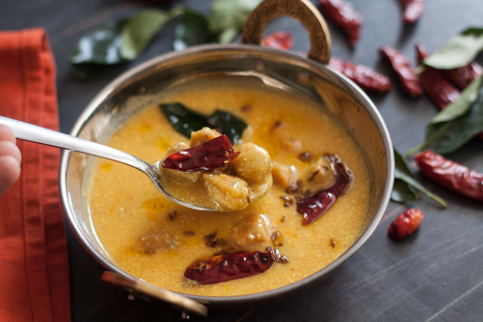 Bihari Style Kadhi Badi dibuat dari dapur Archana

 – Beragampengetahuan