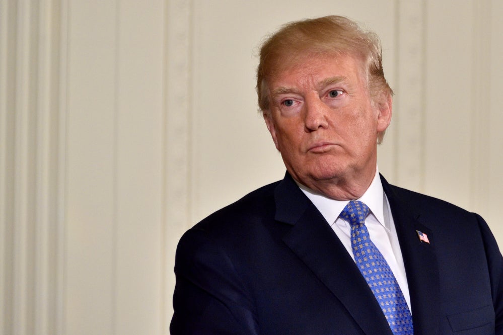 Seorang mantan staf Trump membagikan transkrip untuk membuktikan bahwa tim kampanye mantan presiden tersebut telah memutuskan untuk merahasiakan tuntutan hukum atas diskriminasi dan pelecehan seksual

 – Beragampengetahuan