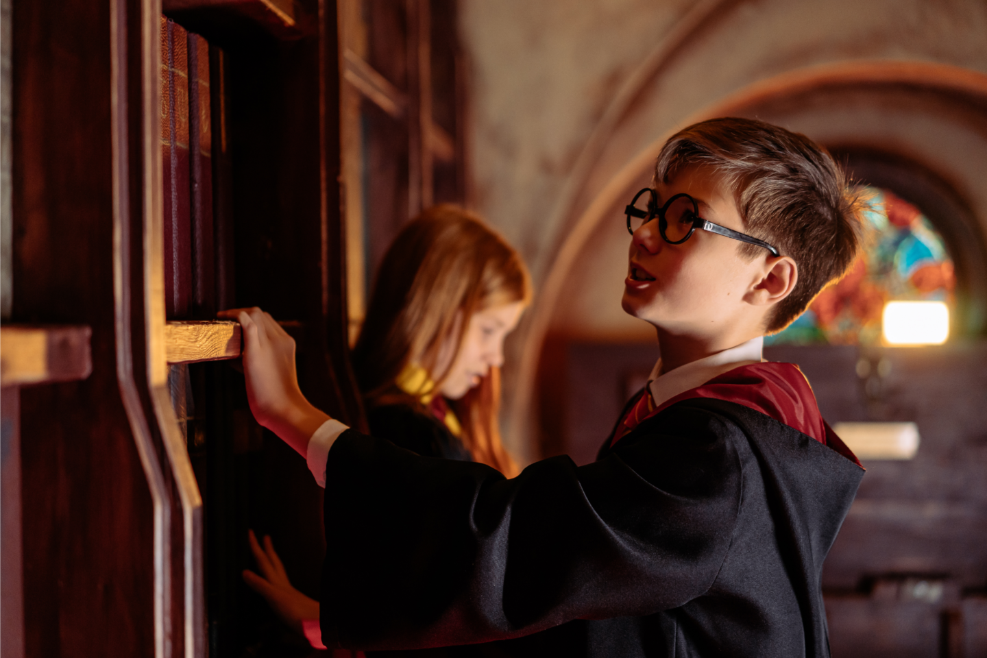Inggris: Membuka Keajaiban – 5 tempat yang wajib dikunjungi bagi penggemar berat Harry Potter

 – Beragampengetahuan