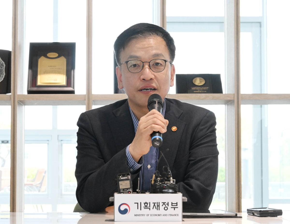 Pemerintah Korea Selatan mengumumkan rencana ambisius untuk meningkatkan industri semikonduktor – beragampengetahuan

 – Beragampengetahuan