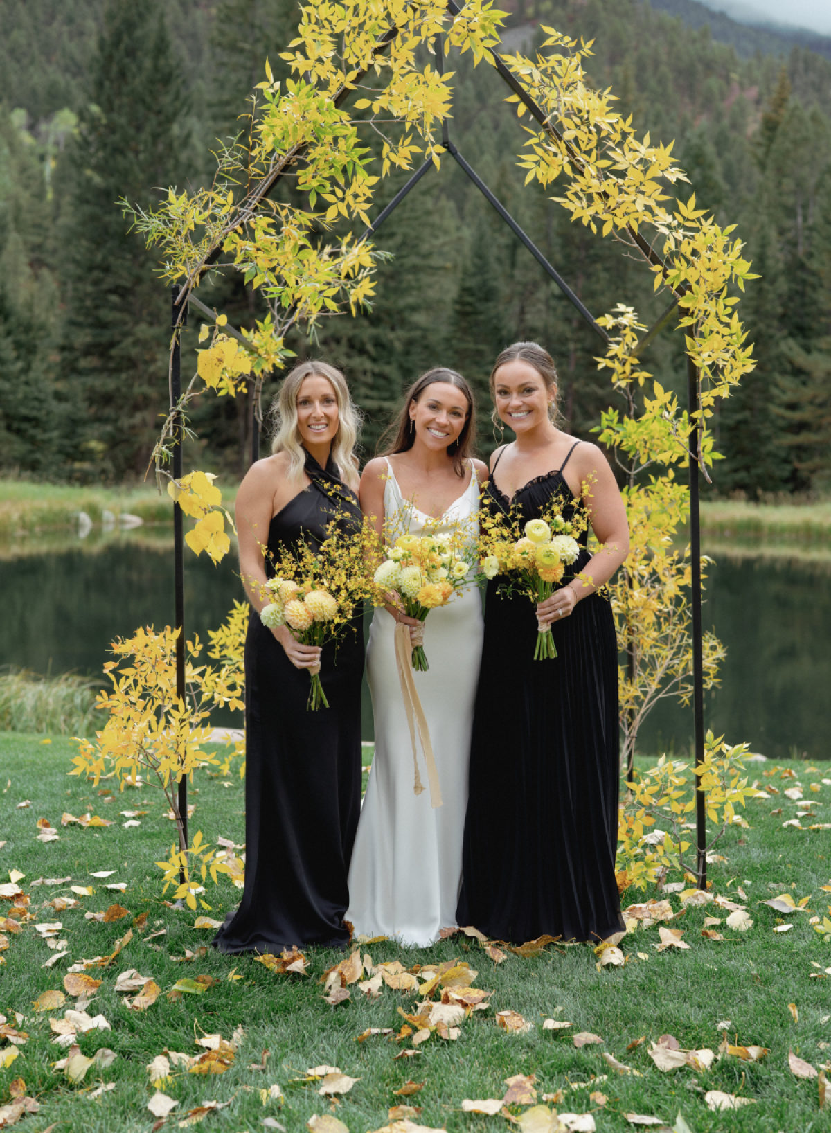 Pernikahan musim gugur modern di pegunungan Montana

 – Beragampengetahuan