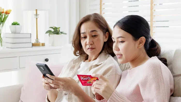 Ibu dan anak perempuannya berbicara tentang Ginhawa Red-G