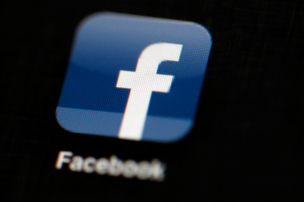Pria Inggris dipenjara selama 20 bulan karena postingan Facebook yang mendesak penyerangan terhadap hotel migran

 – Beragampengetahuan