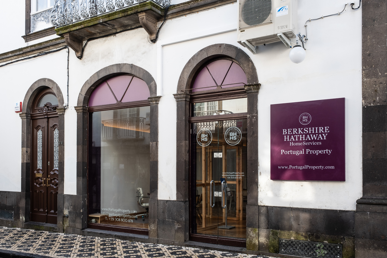 Berkshire Hathaway memangkas setengah kepemilikannya di Apple, memicu kekhawatiran terhadap lonjakan saham teknologi

 – Beragampengetahuan