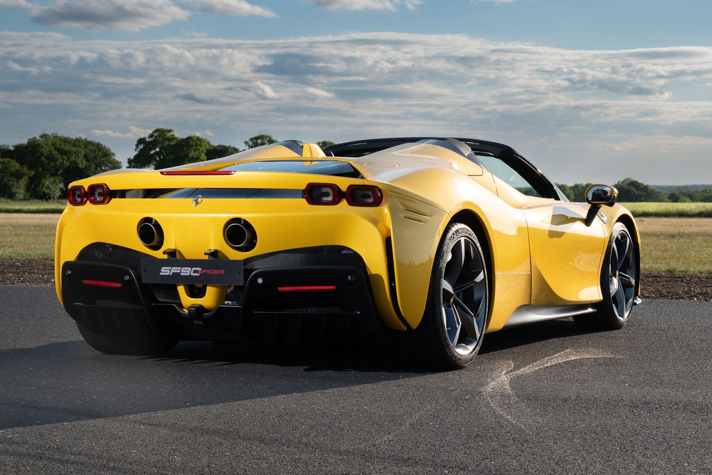 Ferrari mengakhiri produksi 812 GTS dan SF90 Stradale

 – Beragampengetahuan