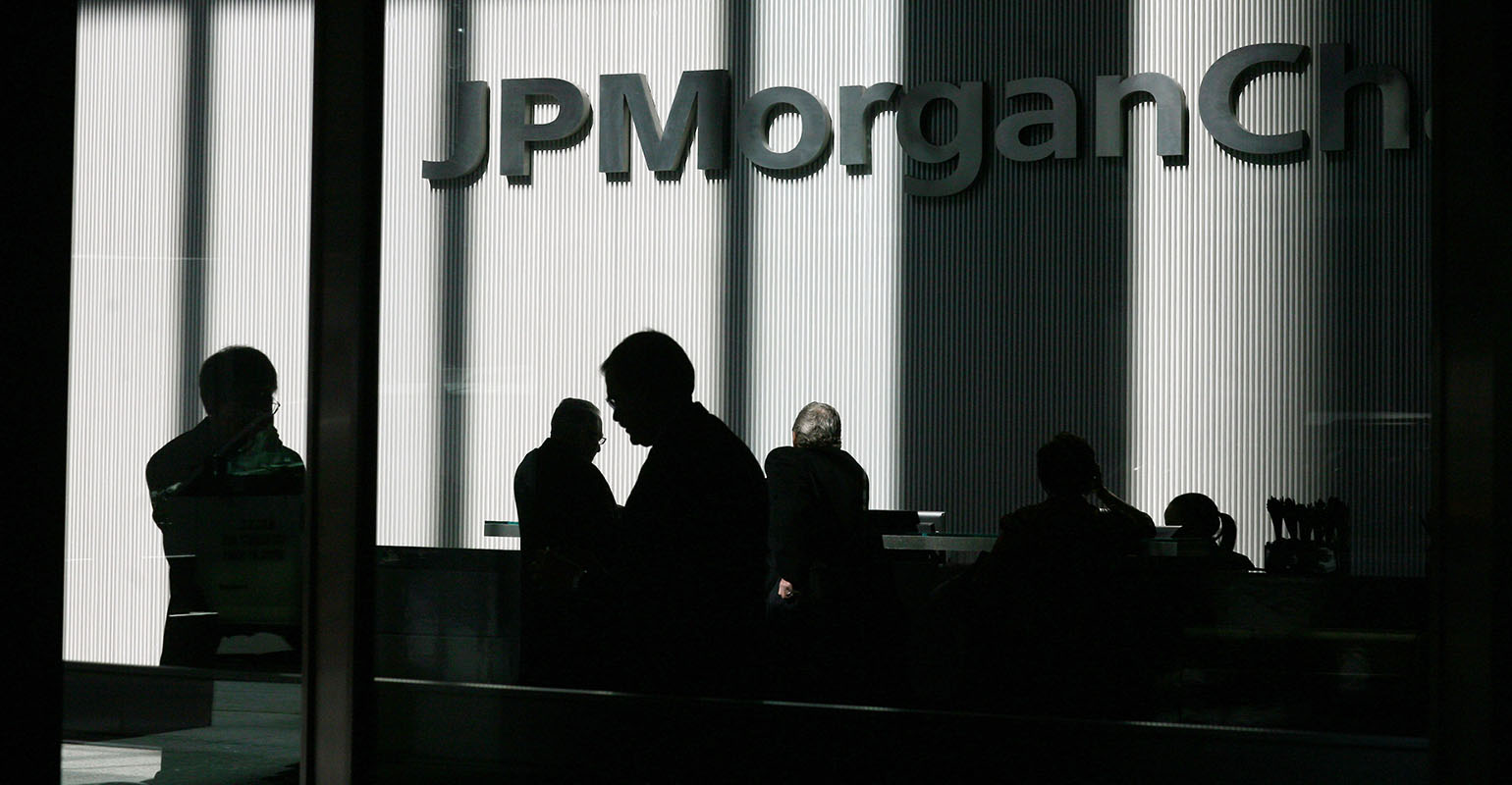 Gugatan: JPMorgan bertindak sebagai “agen ganda” dalam program penyisiran uang tunai

 – Beragampengetahuan
