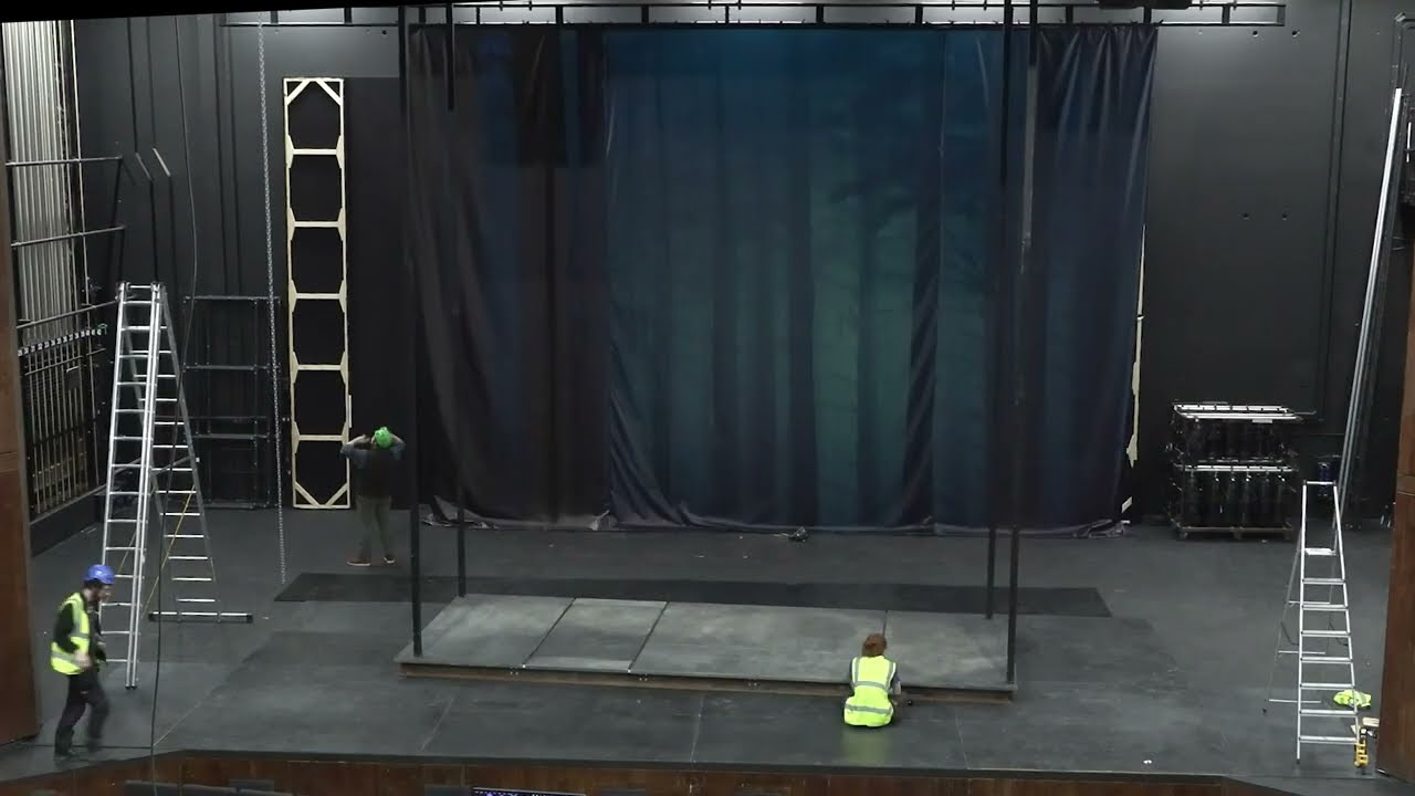 Wolverine melawan tentara di X2.