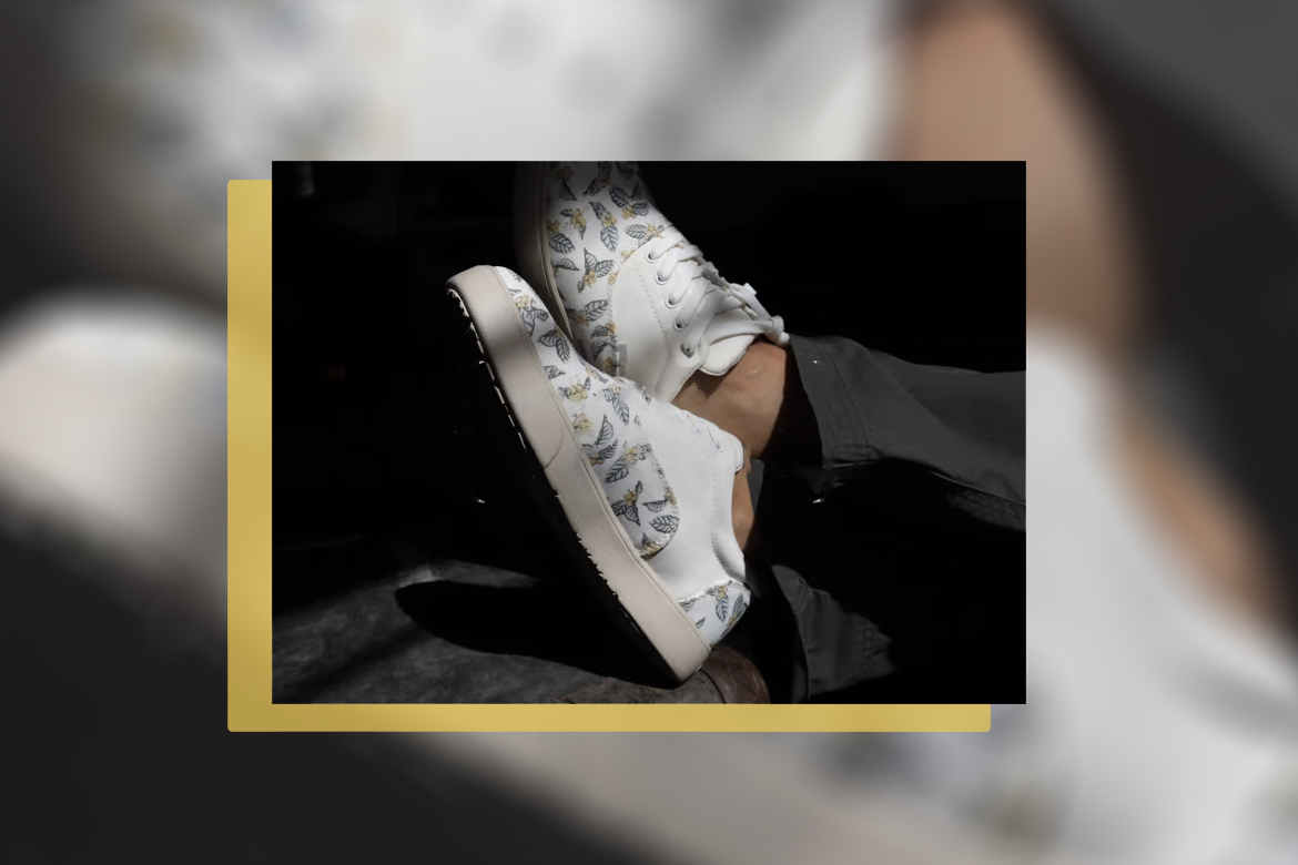 Sepatu bermotif kopi ini terbuat dari kopi

 – Beragampengetahuan