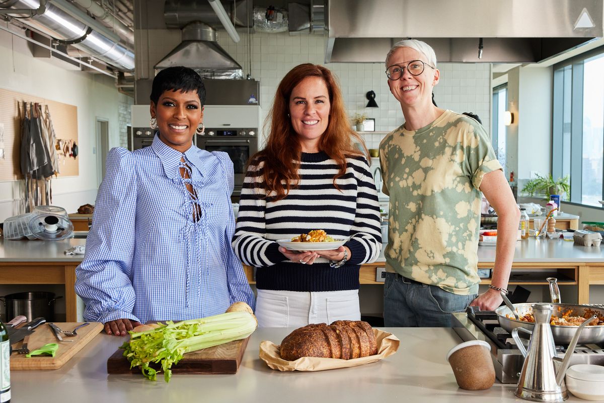 Tonton Serial Memasak Baru Kami, ‘Erika Learns’, Bersama Tamron Hall dan Lish Steiling

 – Beragampengetahuan