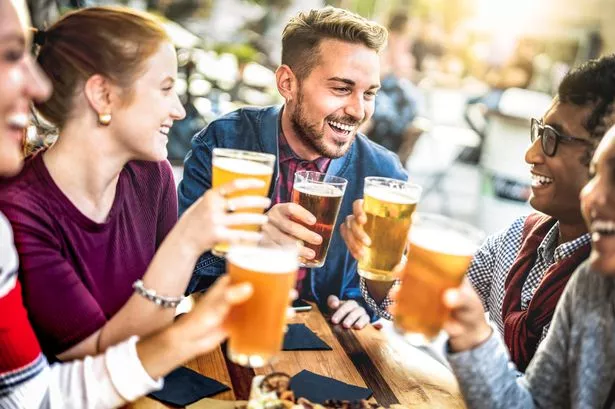 Wisatawan Spanyol menerima peringatan mendesak untuk tidak minum bir seharga €1 di resor populer

 – Beragampengetahuan