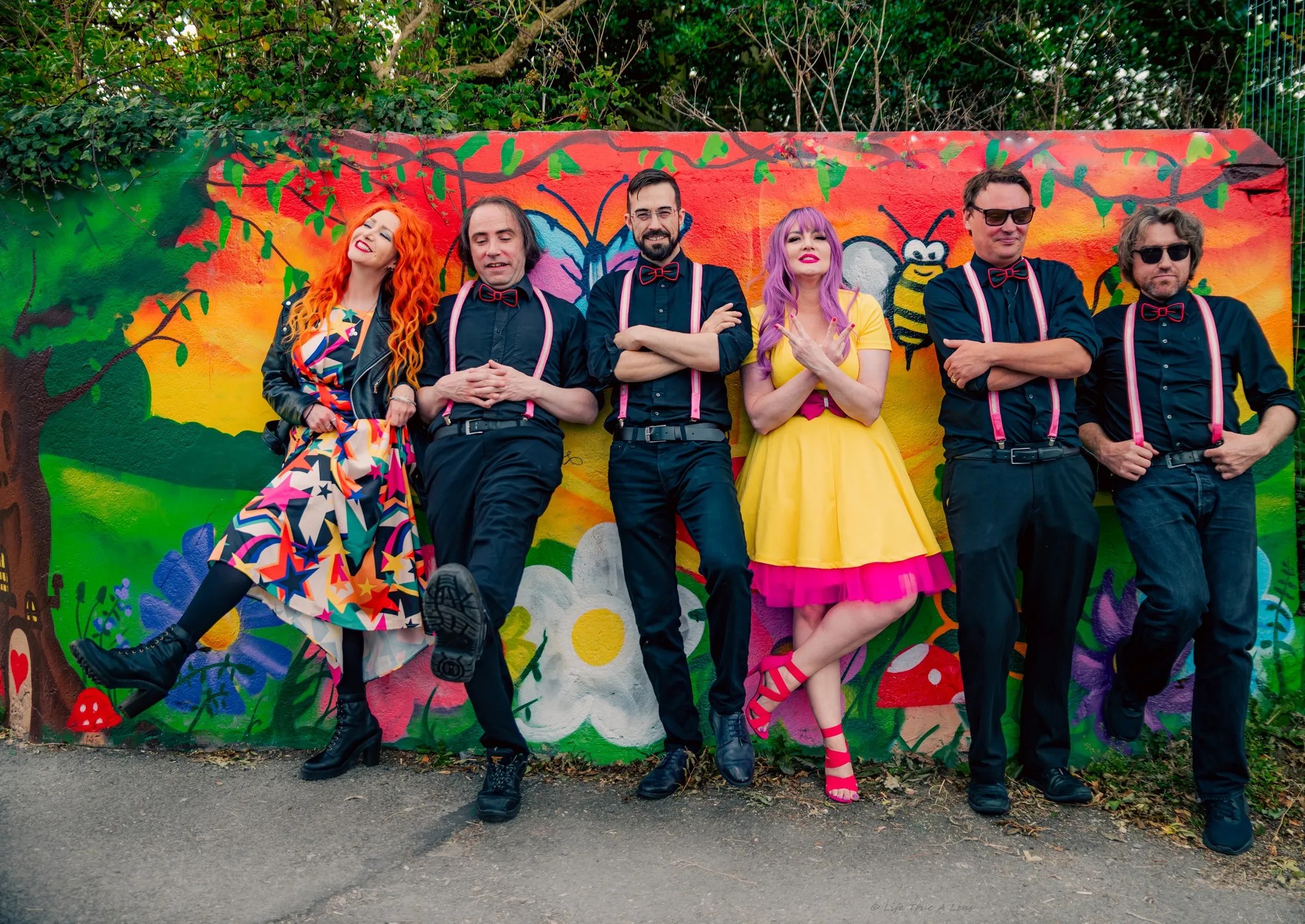 Pop Rocks – Cincin kawin berenergi tinggi dengan set list yang beragam

 – Beragampengetahuan