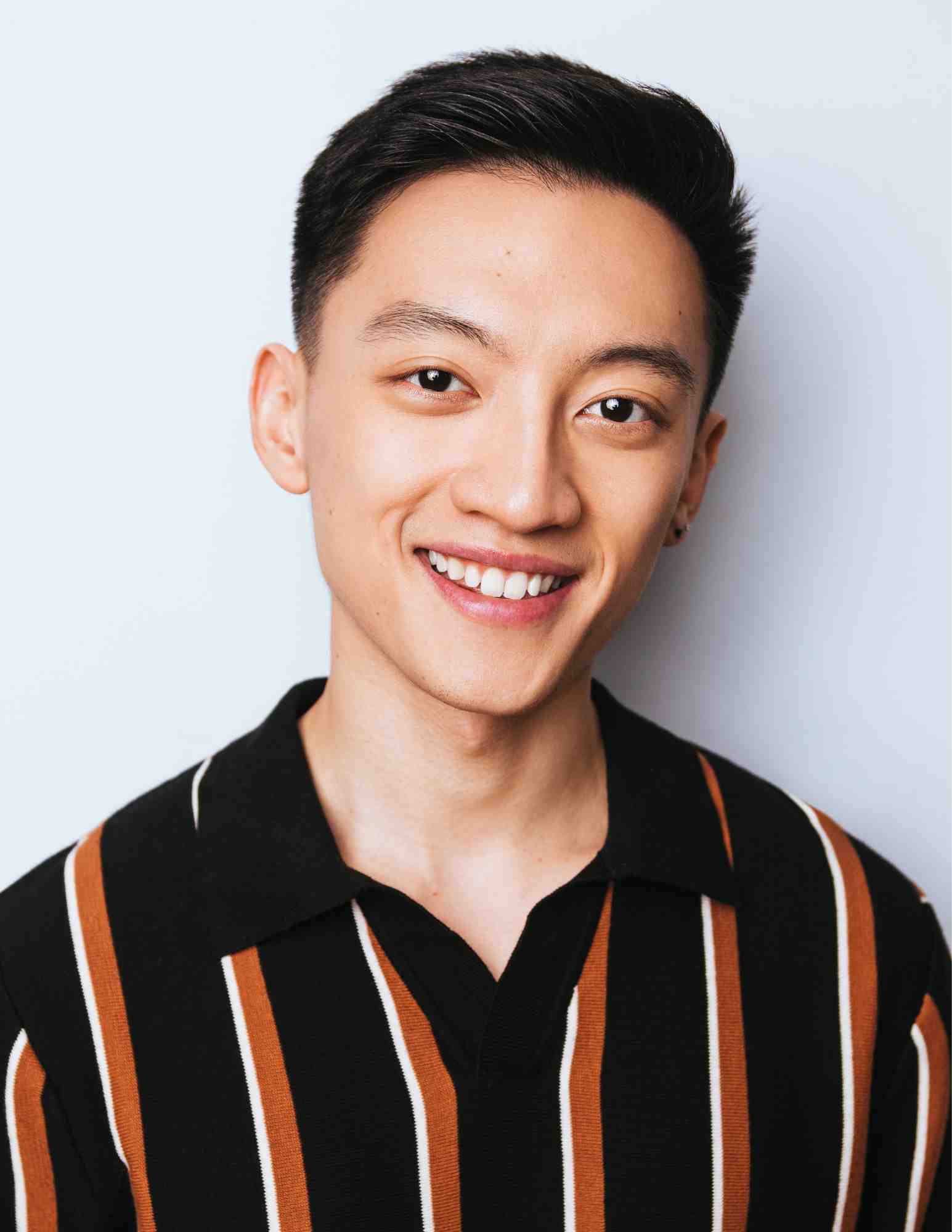 Pendekatan Holistik dalam Pengajaran Vokal bersama Yu Hin Bryan Chan – Film Daily

 – Beragampengetahuan