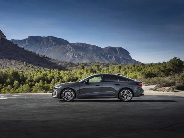 Seri Audi A5 S 2025