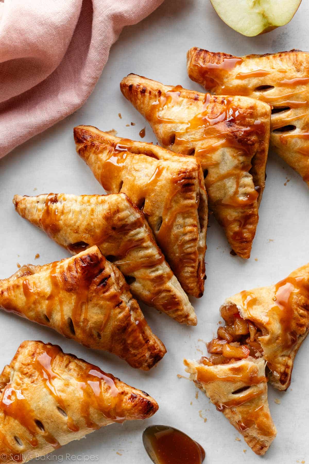 Apple Turnovers (Homemade With Caramel) – Beragampengetahuan