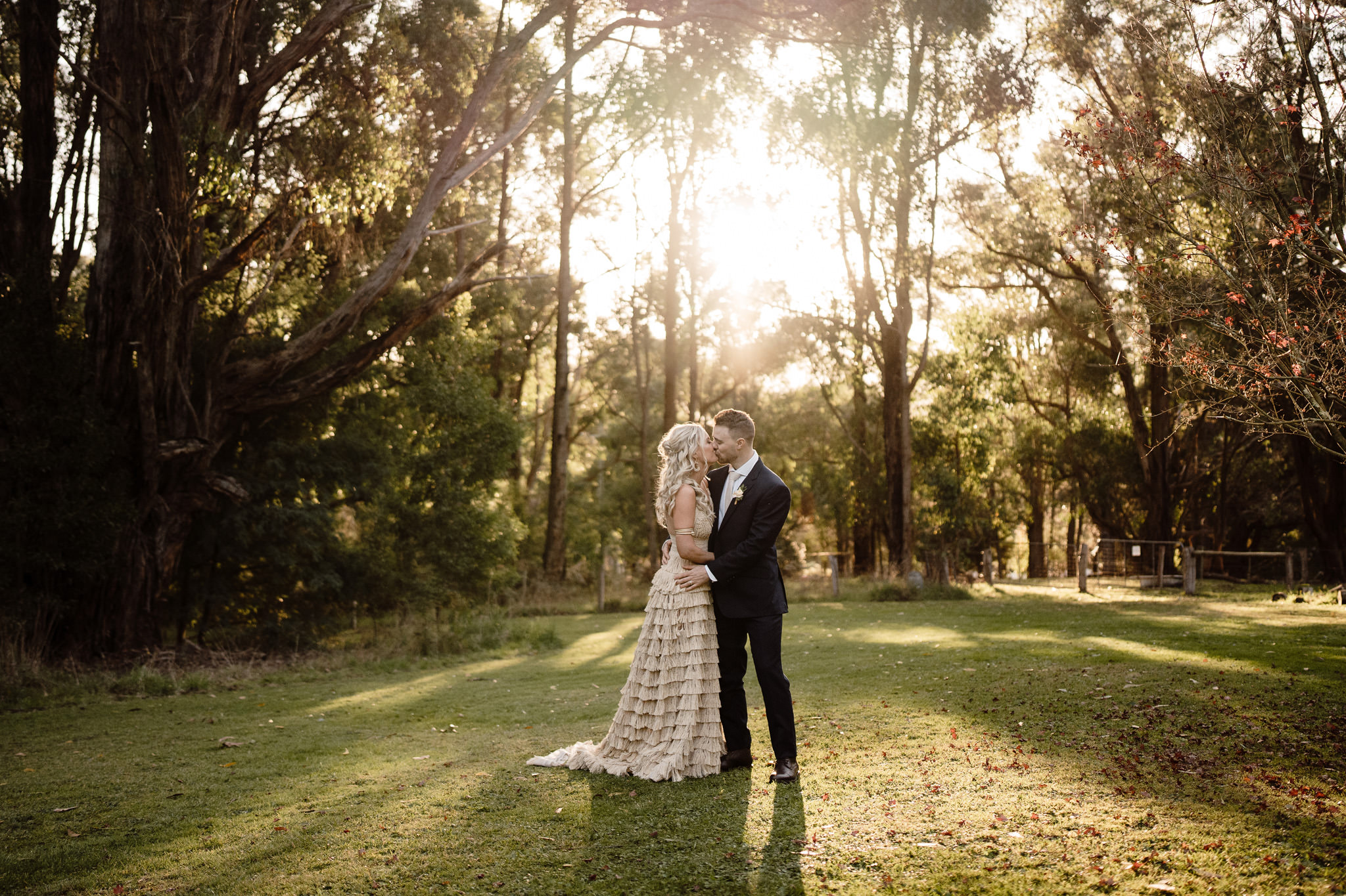 Pernikahan boho pedesaan Anna dan Billy di Log Cabin Ranch

 – Beragampengetahuan