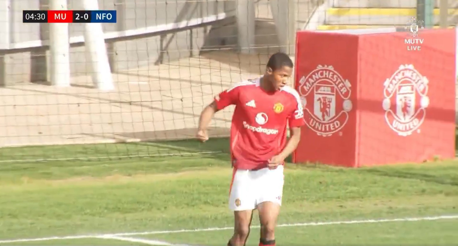 Mantan pemain akademi Arsenal pindah ke Manchester United mencetak hat-trick cepat di start pertamanya untuk tim U-18.

 – Beragampengetahuan