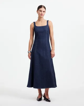 Alexa Chung untuk Gaun Midi Tank Denim Madewell di Pellson Wash