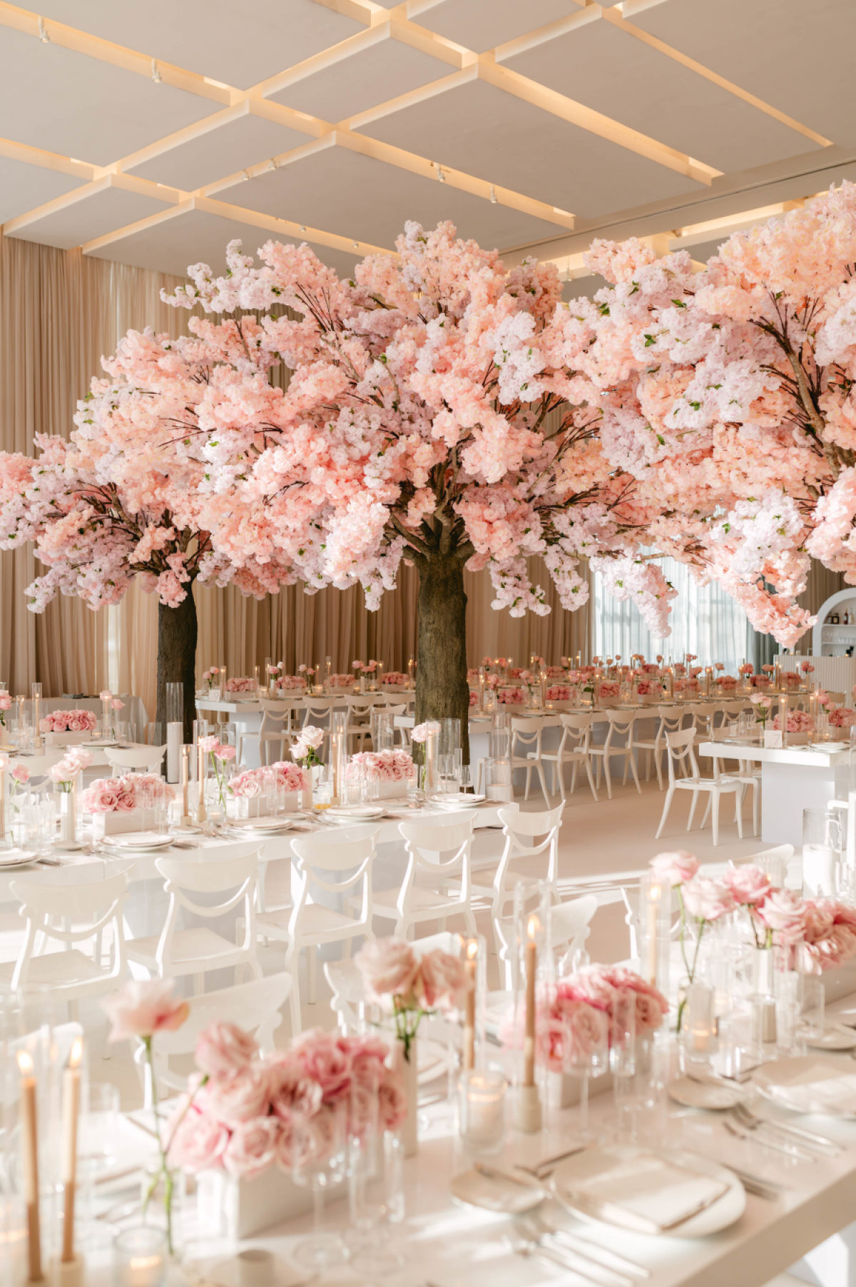 Ubah ruang kosong menjadi pernikahan impian pasangan di Four Seasons Hotel Toronto

 – Beragampengetahuan