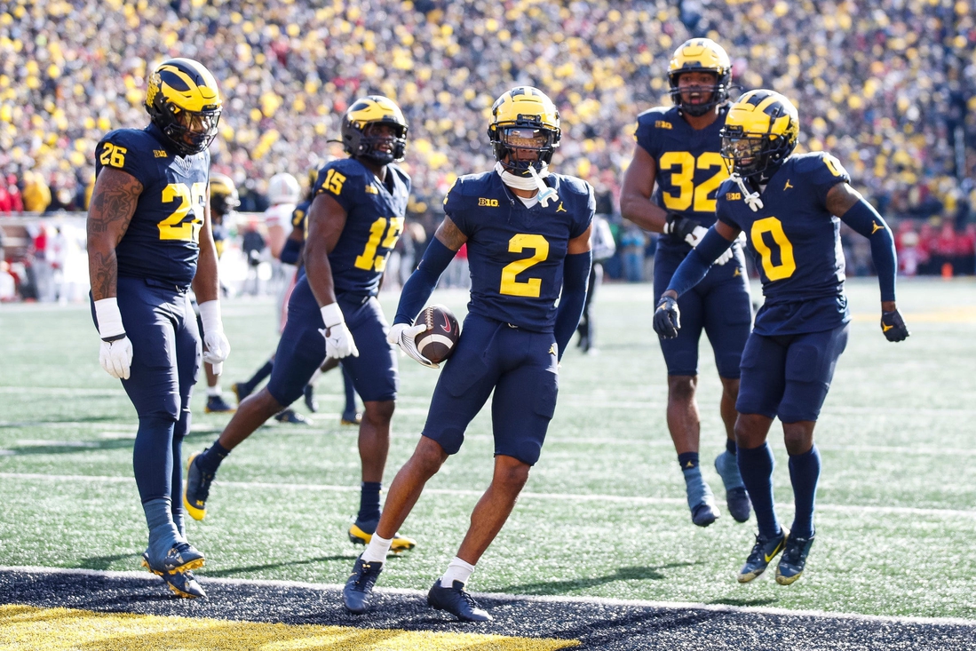 Michigan CB Will Johnson keluar untuk menghadapi Ohio State.

 – Beragampengetahuan