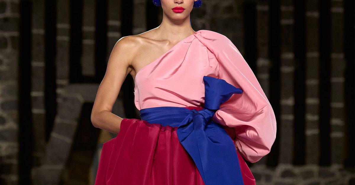 Beli pertunjukan Kota Meksiko Kaleidoskopik Carolina Herrera

 – Beragampengetahuan