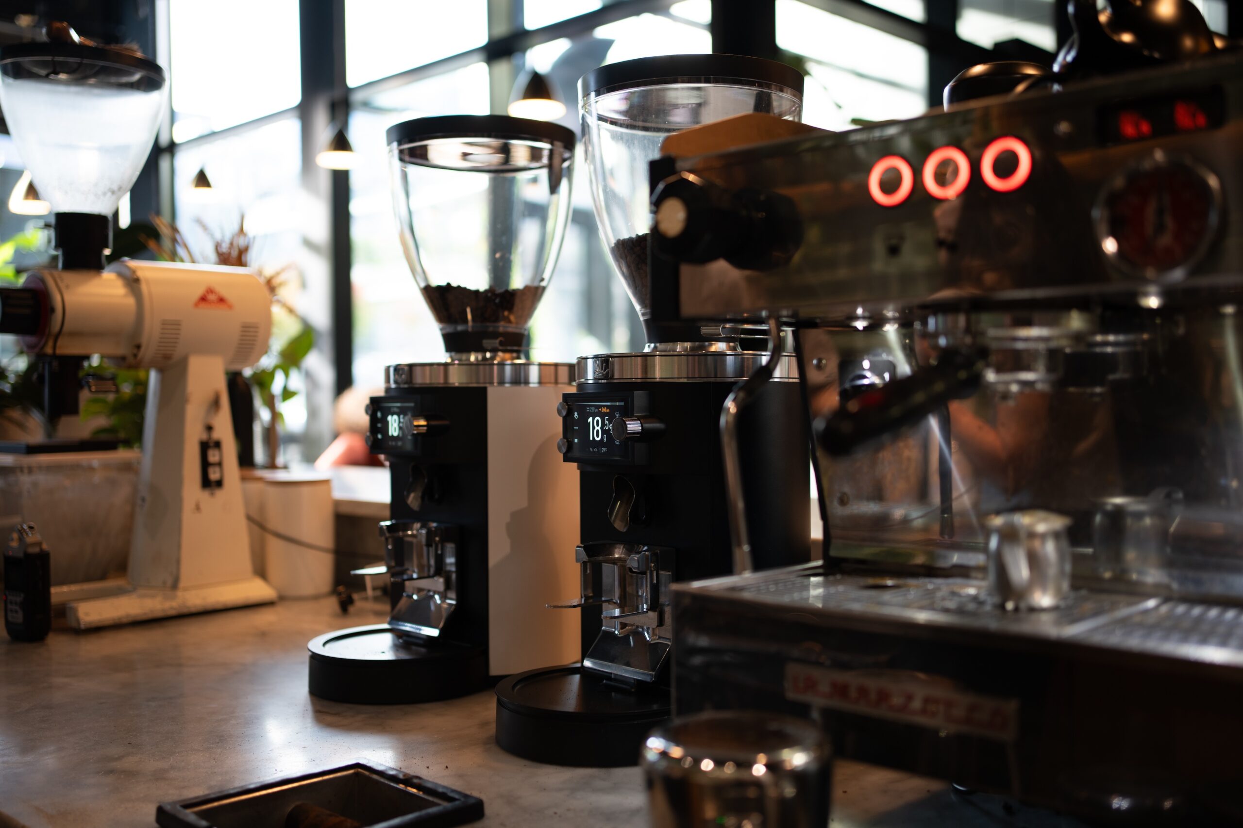 Sistem sinkronisasi La Marzocco dan Mahlkönig sedang beroperasi

 – Beragampengetahuan