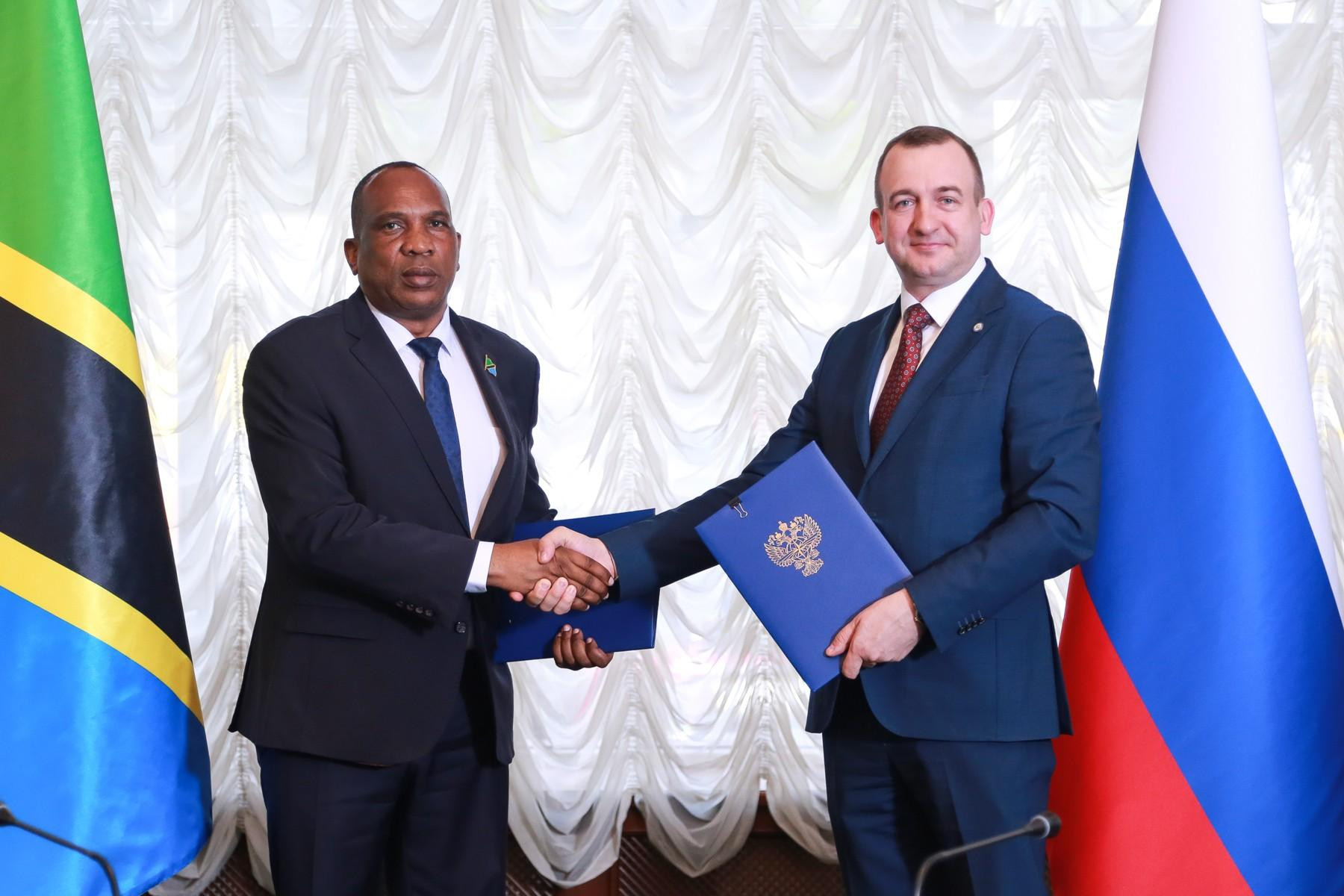 Rusia dan Tanzania membuka jalur baru untuk akses pasar Afrika

 – Beragampengetahuan