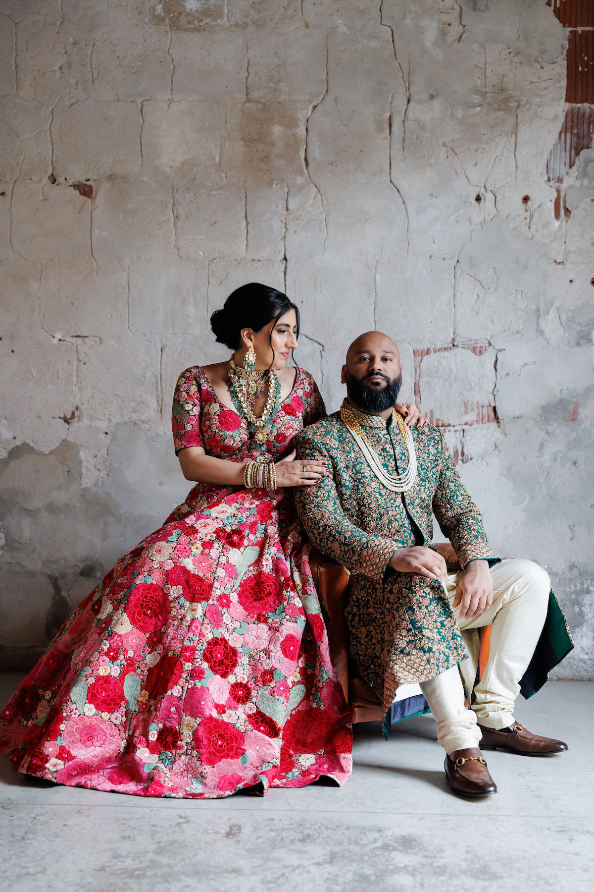 Pernikahan Hindu musim dingin yang mewah memadukan budaya tradisional dengan mode dan dekorasi modern yang menakjubkan untuk perayaan yang tak terlupakan

 – Beragampengetahuan