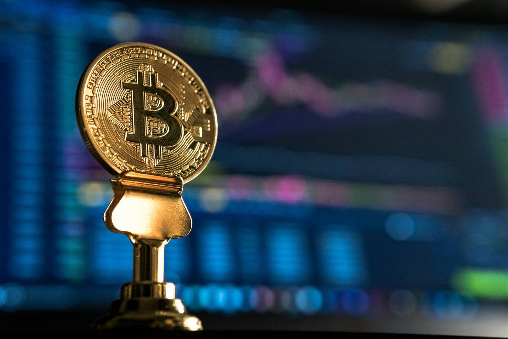 Bitcoin mencapai $100,000 untuk pertama kalinya setelah Trump memilih ketua SEC yang ramah kripto

 – Beragampengetahuan