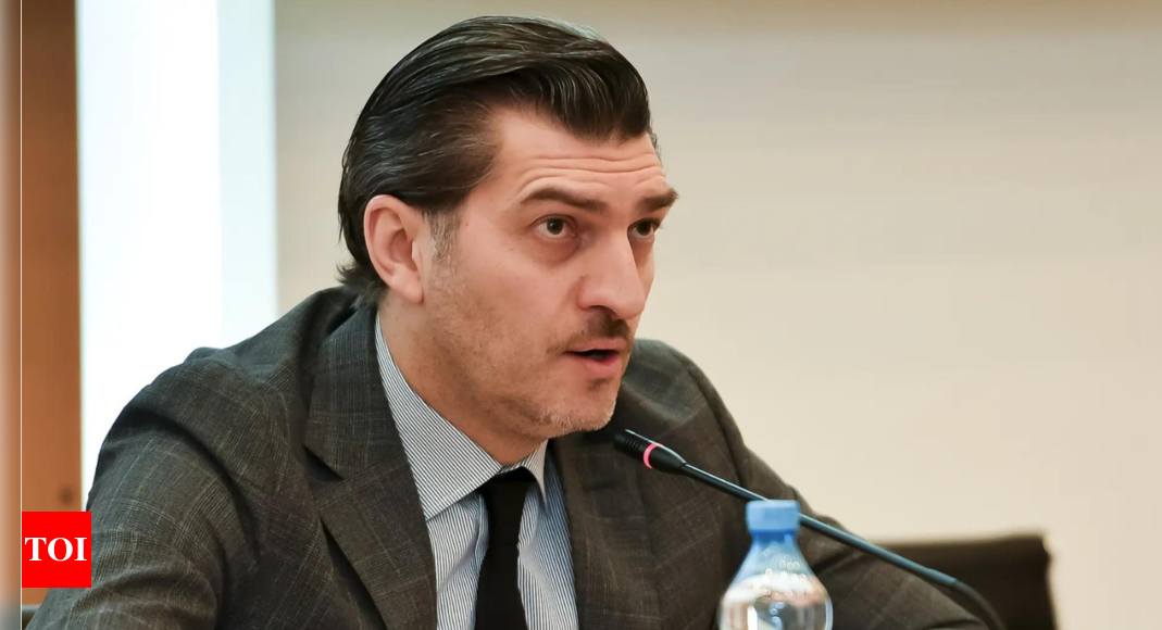 Politisi anti-Barat Mikheil Kavelashvili terpilih sebagai presiden baru Georgia

 – Beragampengetahuan