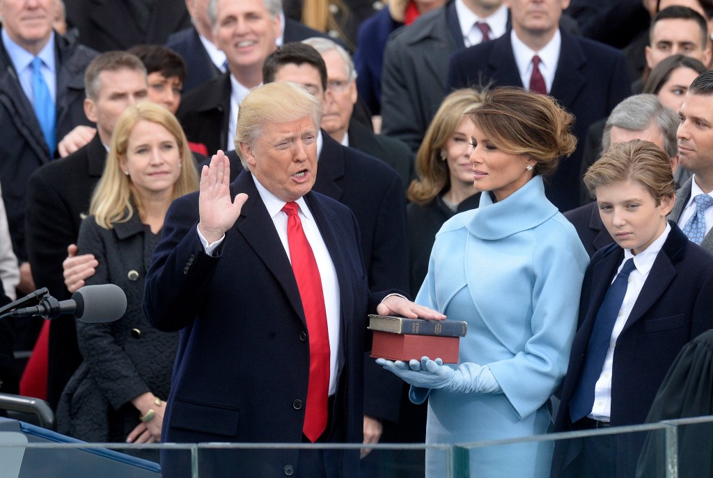 Hari Pelantikan 2025: Cara mendapatkan tiket, opsi perjalanan saat Trump menjabat

 – Beragampengetahuan