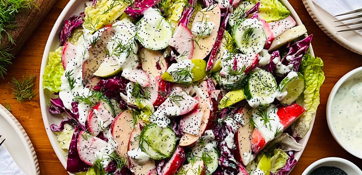 Salad kubis dengan apel, mentimun, dan lobak

 – Beragampengetahuan
