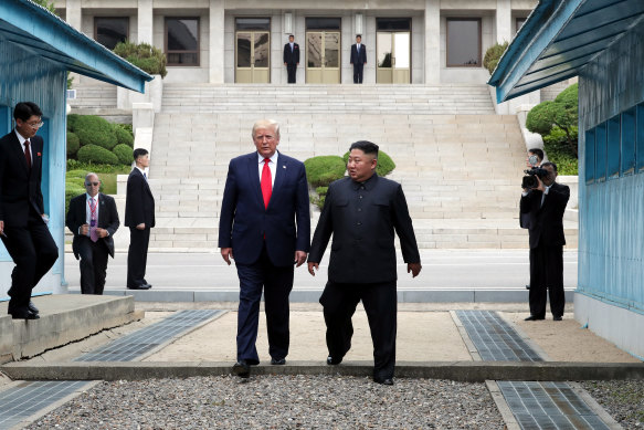 Donald Trump dan Kim Jong-un bertemu dengan distrik non-militer yang dipisahkan dari Korea Utara dan Korea Selatan pada 2019. 