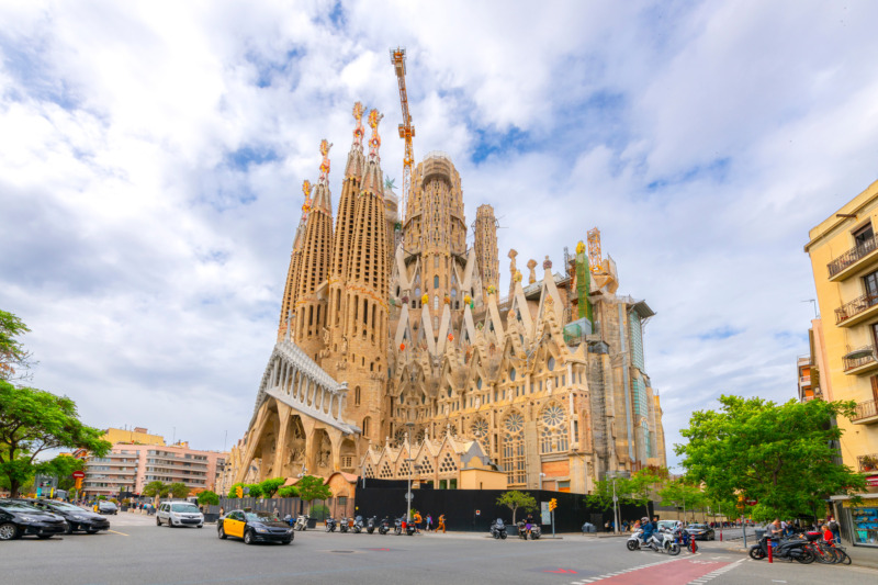 Sagrada Familia

 – Beragampengetahuan