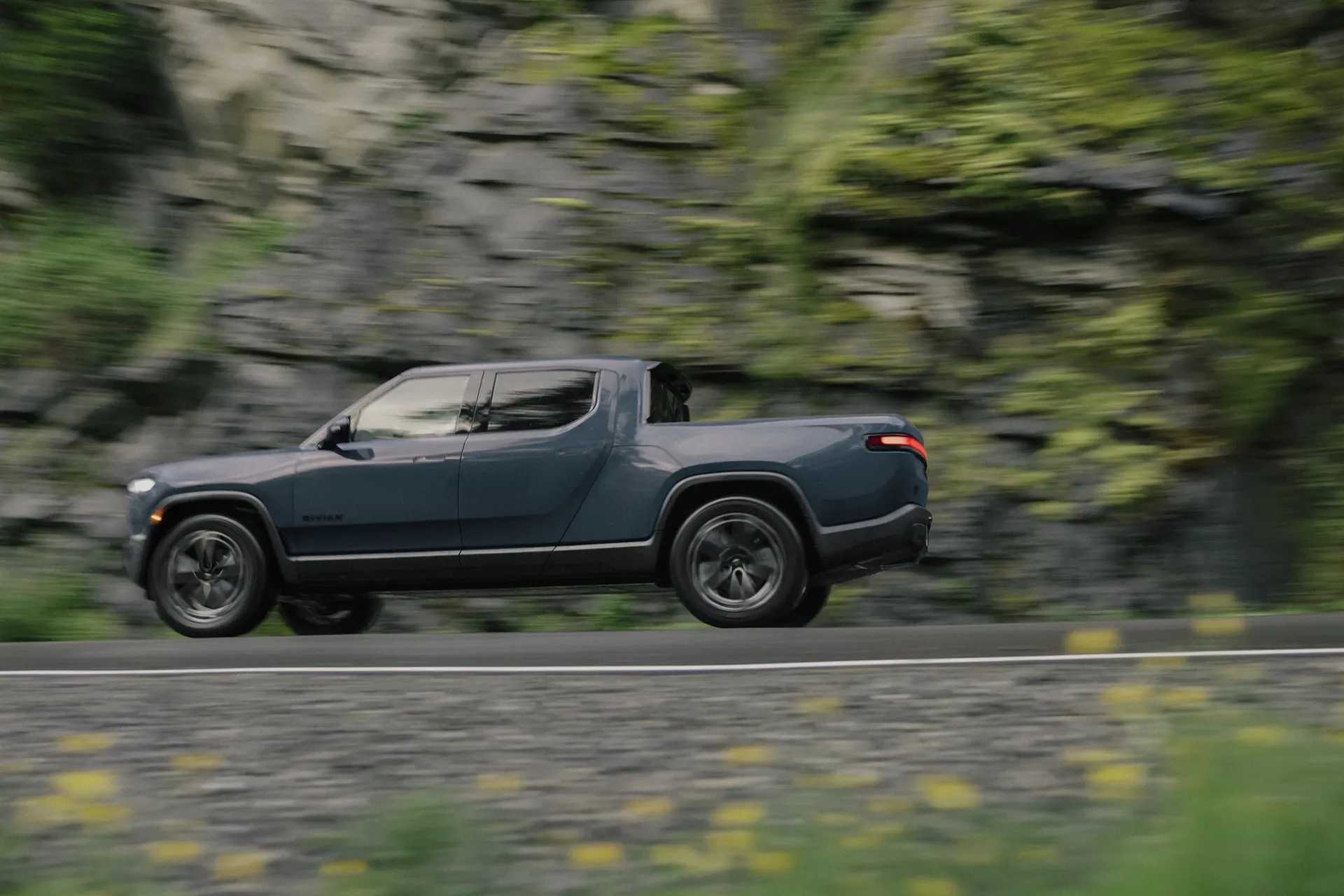 Review Rivian R1T 2025: Harga, spek dan foto

 – Beragampengetahuan