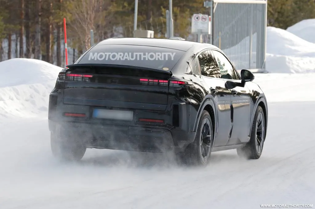 2028 Porsche Cayenne Coupe EV Spy Shots - Dengan Foto Baldauf