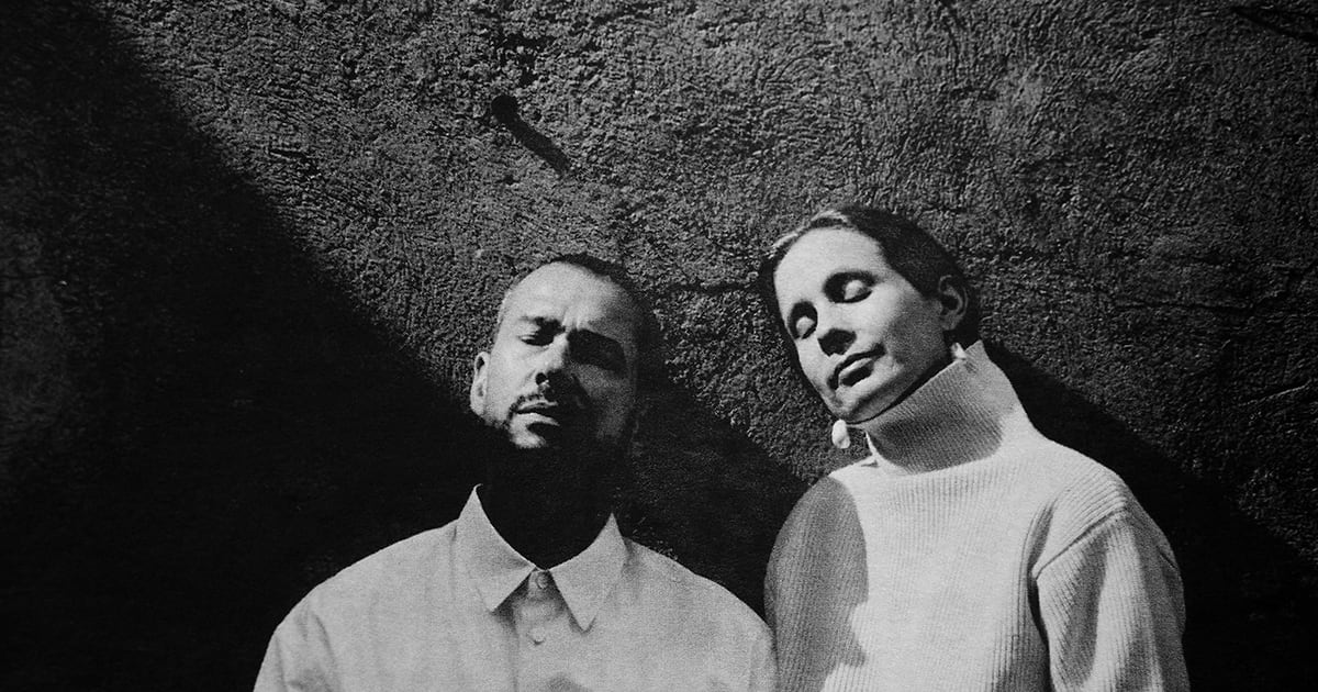 Jil Sander adalah bagian dari metode dengan desainer Lucie dan Luke Meier.

 – Beragampengetahuan