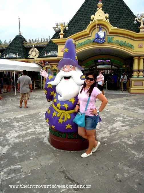 The wizard outside Enchanted Kingdom