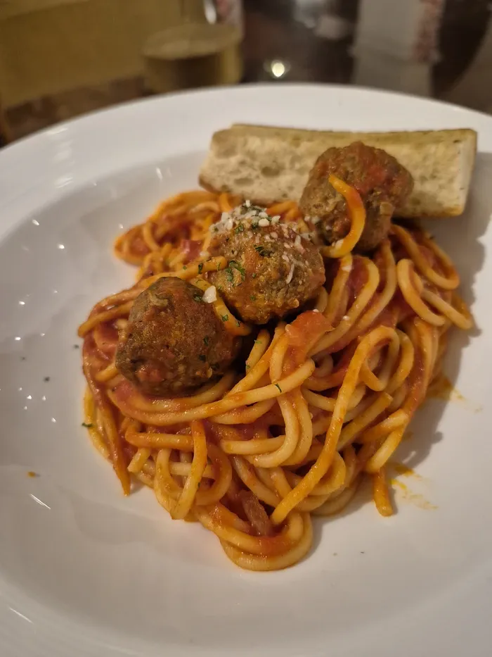 Spaghetti dengan bakso di Lobby Hotel Hotel