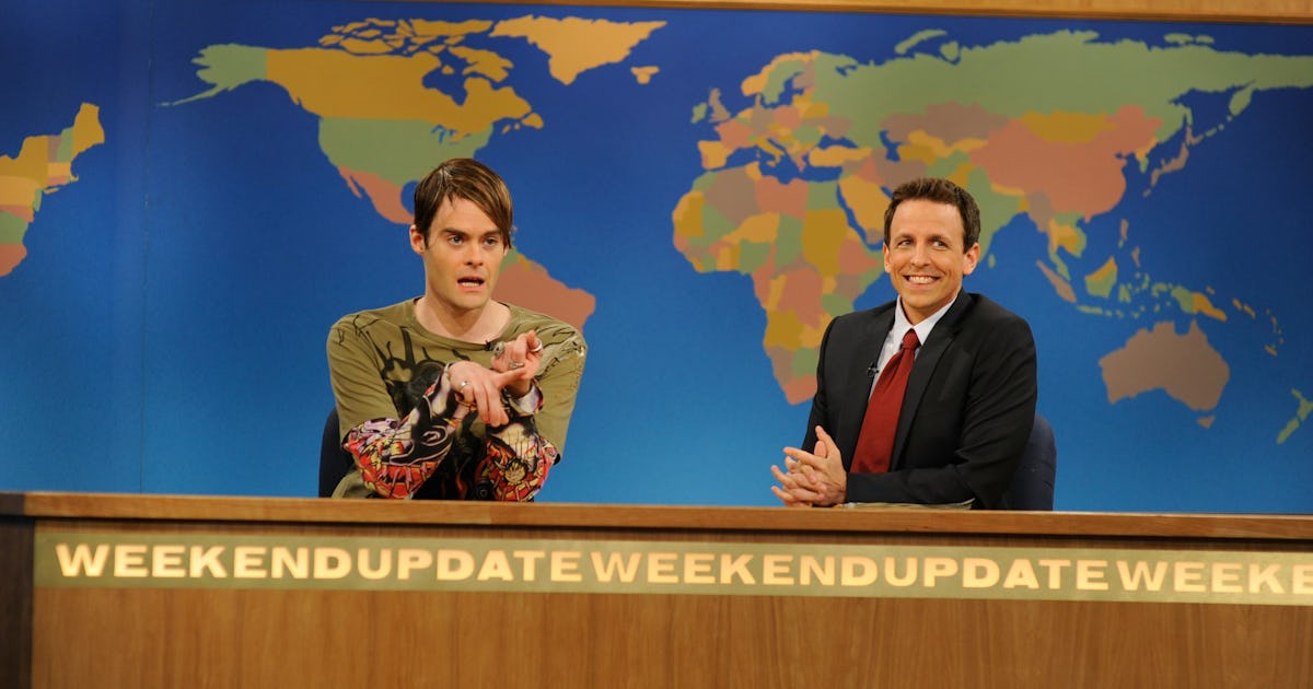 Set ‘Saturday Night Live’ yang memberi Tom Broecer di malam hari.

 – Beragampengetahuan
