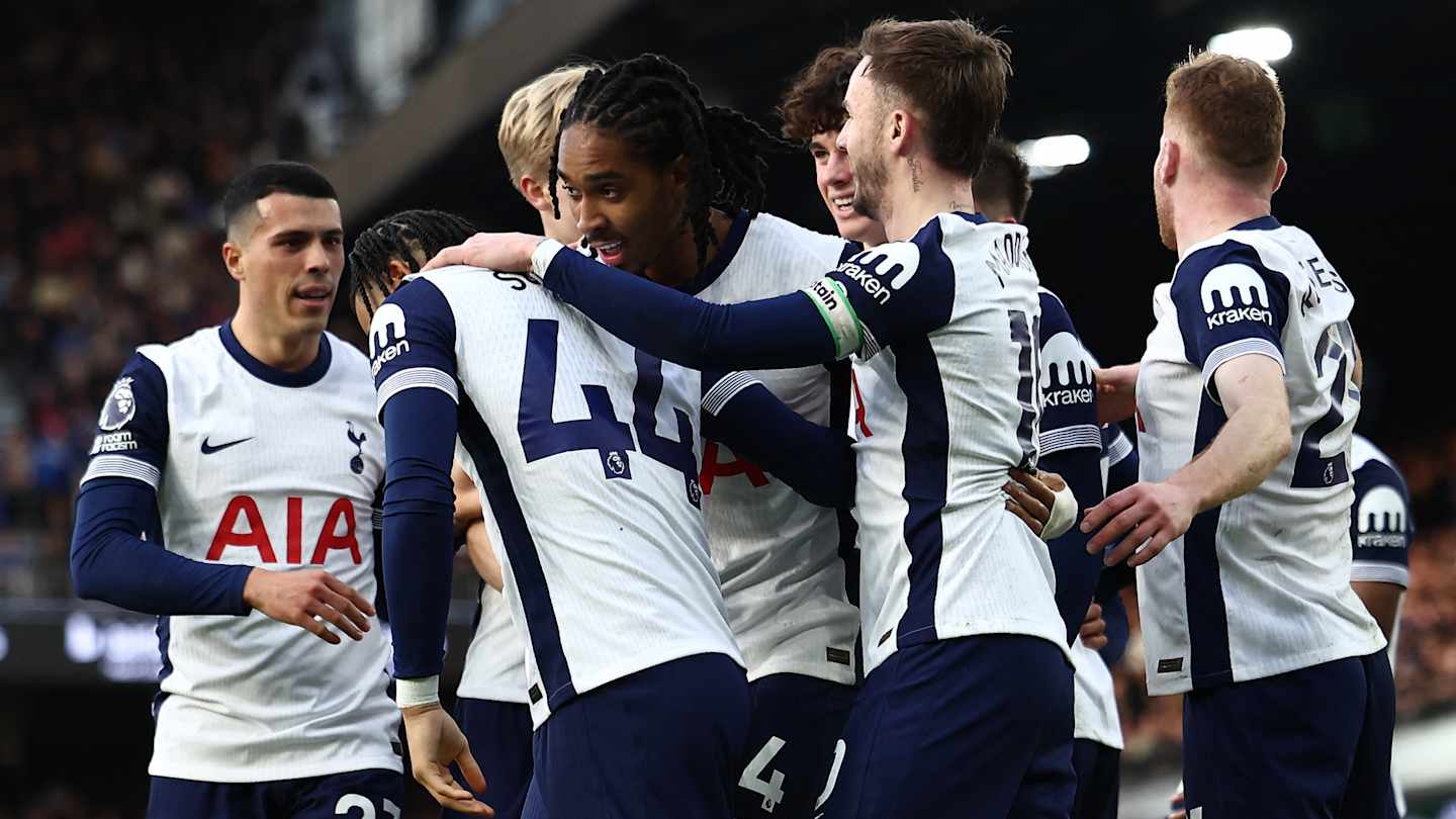 Tottenham, pemain asli dengan AZ Alkmaar

 – Beragampengetahuan