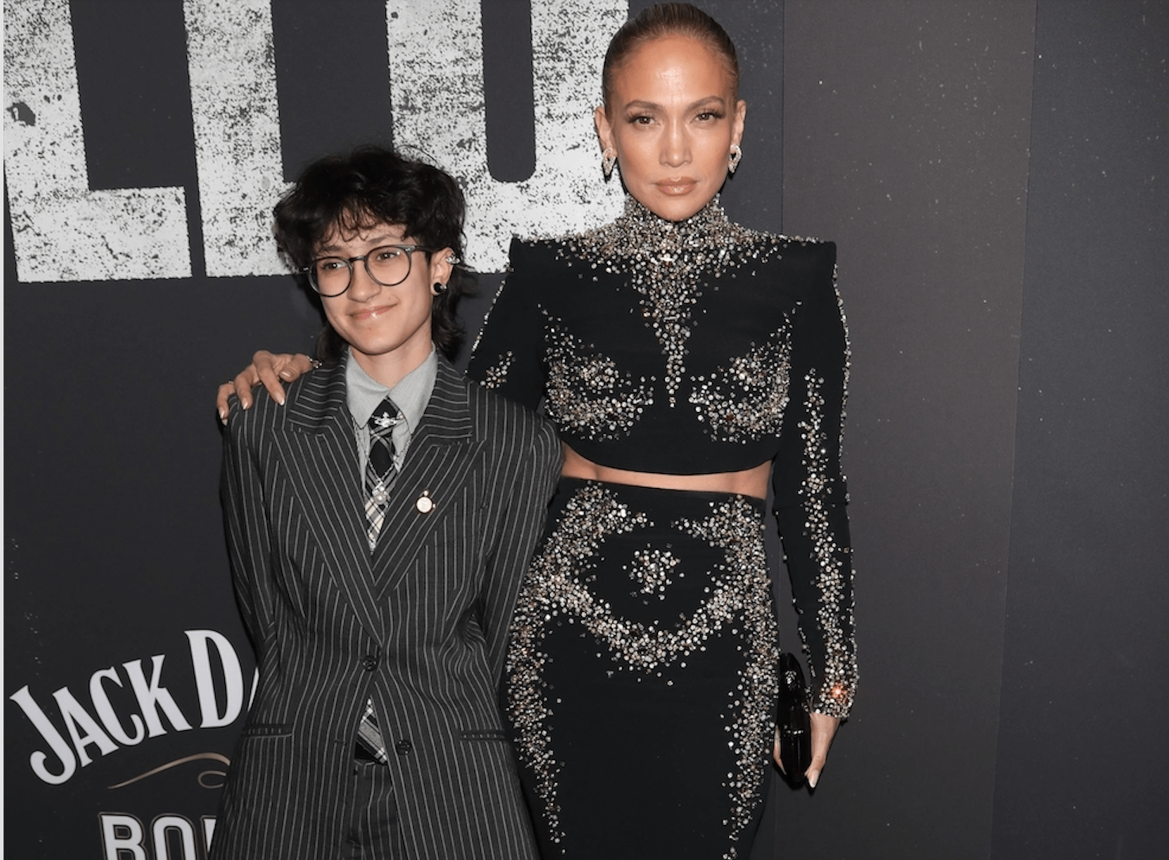 Jennifer Lopez berpartisipasi dalam Othello Broadway diluncurkan dengan Child Emme.

 – Beragampengetahuan