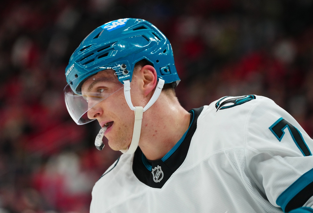 Panthers menerima Fico Sturm dari Hiu.

 – Beragampengetahuan