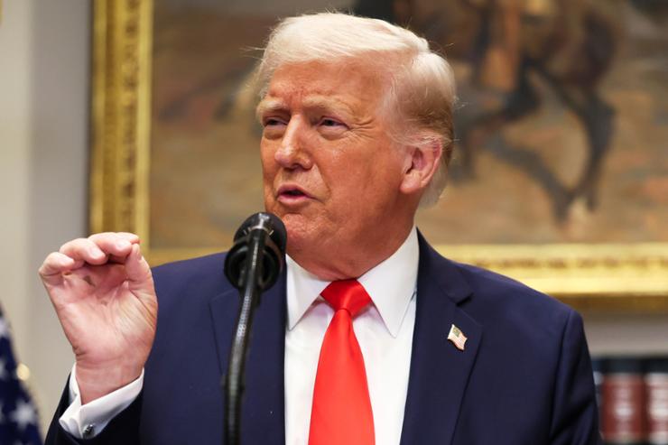 Trump mengatakan 25% tarif untuk Kanada dan Meksiko efektif pada hari Selasa, tarif timbal balik akan pada 2 April

 – Beragampengetahuan
