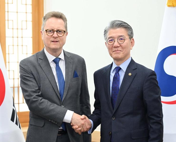 [INTERVIEW] Jerman menetapkan bahwa kedutaan Pyongyang di antara hubungan militer N. Korea-Rusia-Rusia

 – Beragampengetahuan